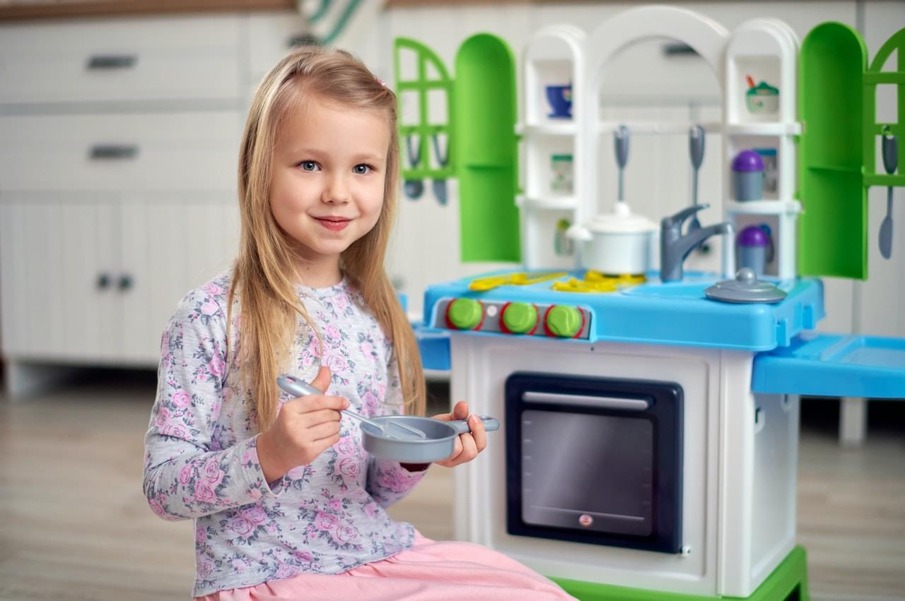 12 Best Cooking Toys for Kids - Fun & Educational!